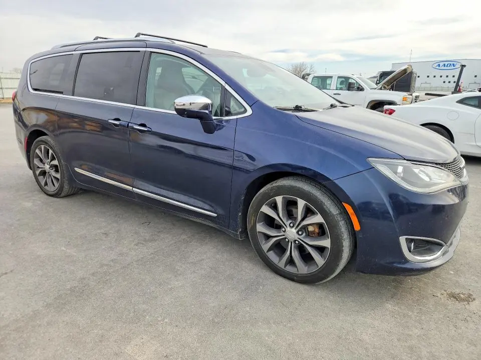 2018 CHRYSLER PACIFICA LIMITED  