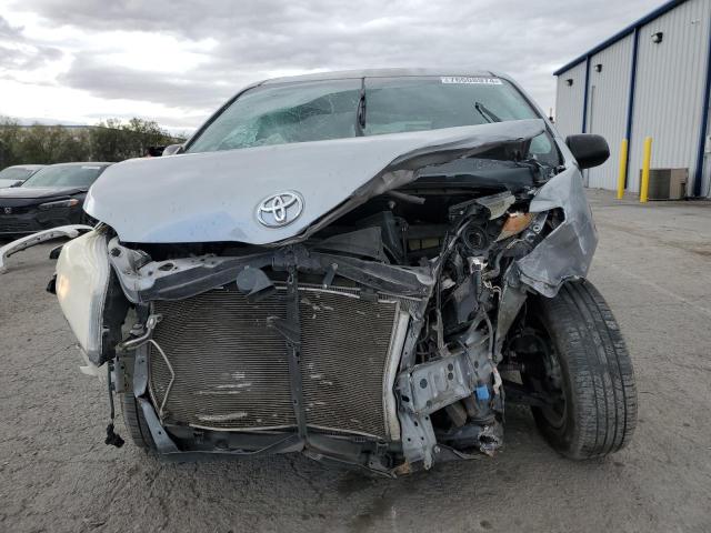 2011 TOYOTA SIENNA 