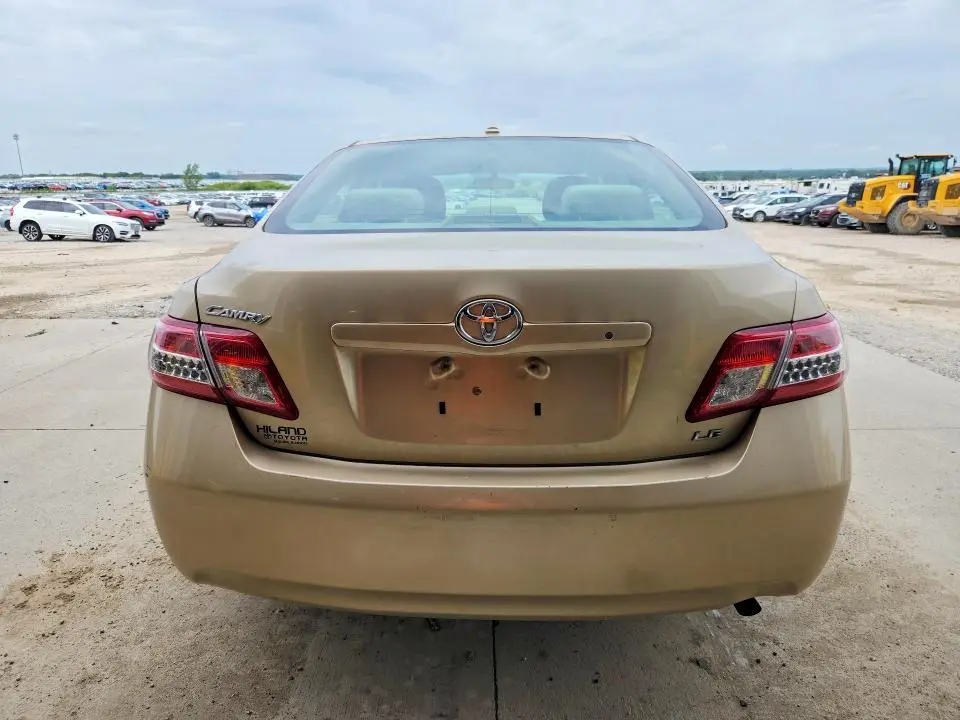 2011 TOYOTA CAMRY LE  