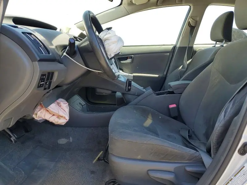2010 TOYOTA PRIUS III  