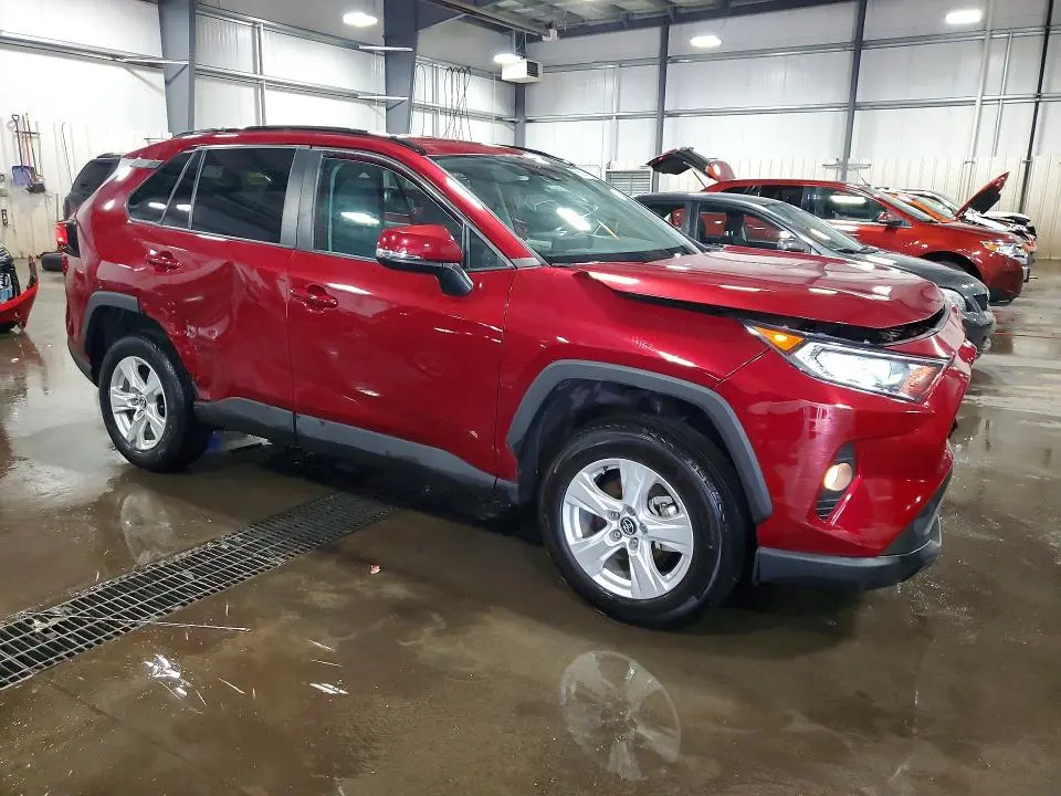 2021 TOYOTA RAV4 XLE  