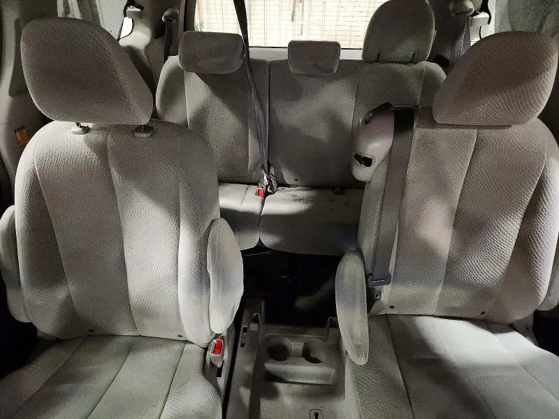 2013 TOYOTA SIENNA LE  