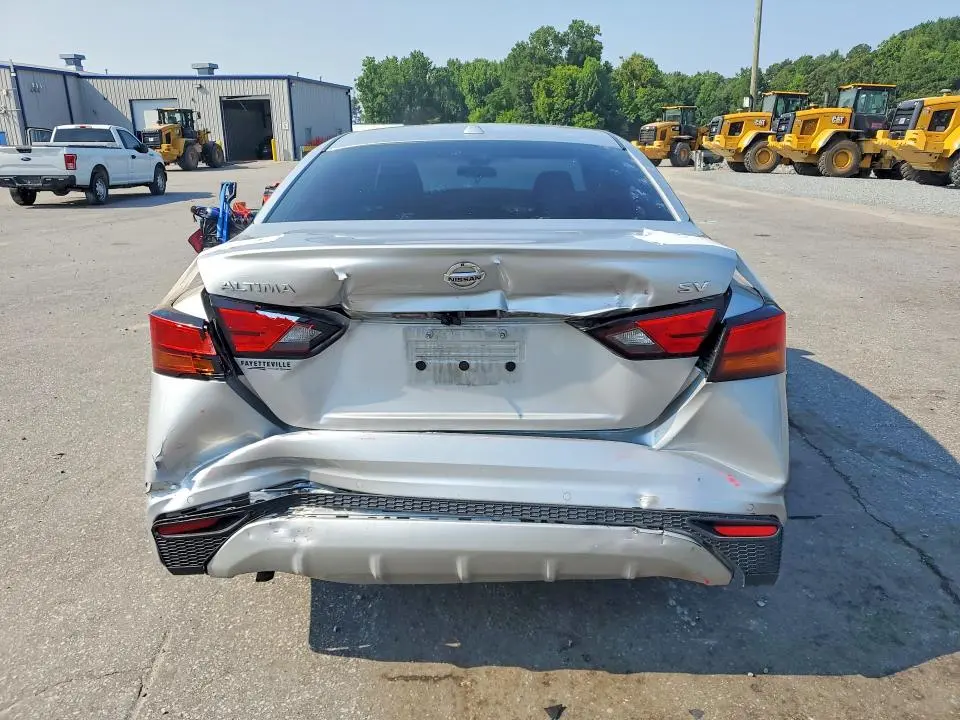 2022 NISSAN ALTIMA SV  