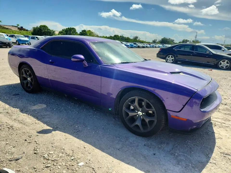 2018 DODGE CHALLENGER SXT  
