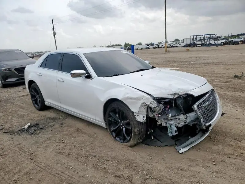 2018 CHRYSLER 300 TOURING  
