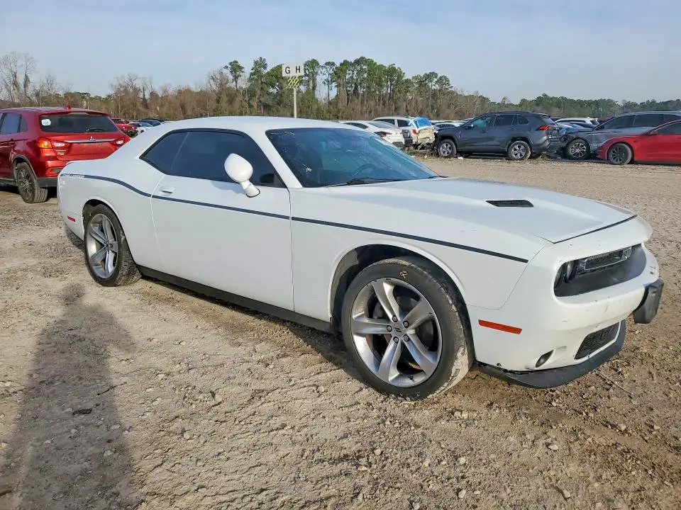 2017 DODGE CHALLENGER SXT  