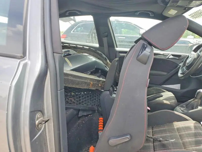 2010 VOLKSWAGEN GTI   