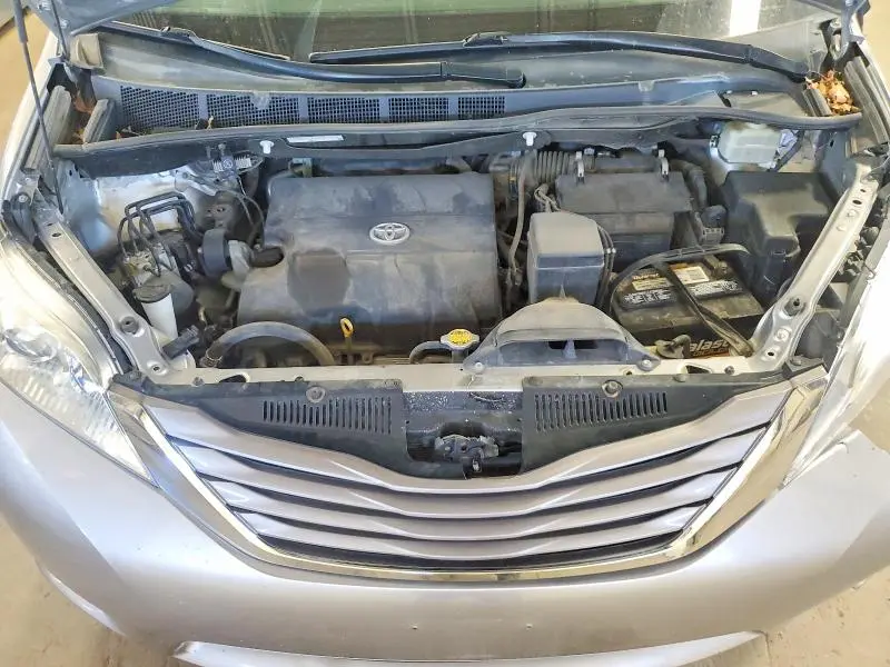 2015 TOYOTA SIENNA XLE 7-PASSENGER  