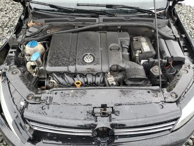 2013 VOLKSWAGEN JETTA SE  