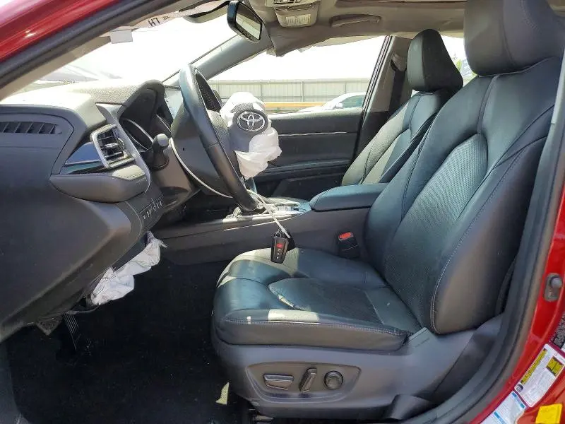 2021 TOYOTA CAMRY XLE  