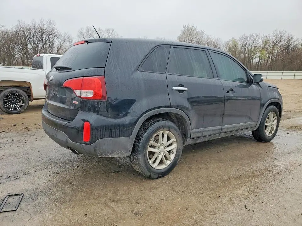 2014 KIA SORENTO LX  