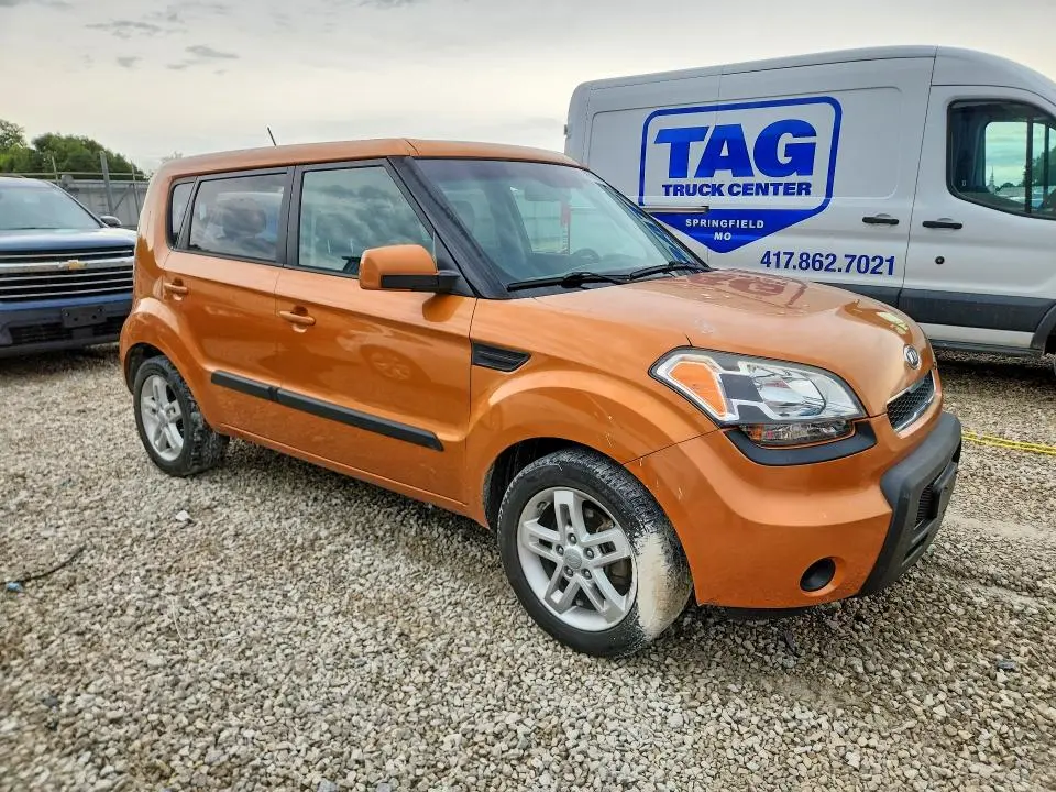 2011 KIA SOUL +  