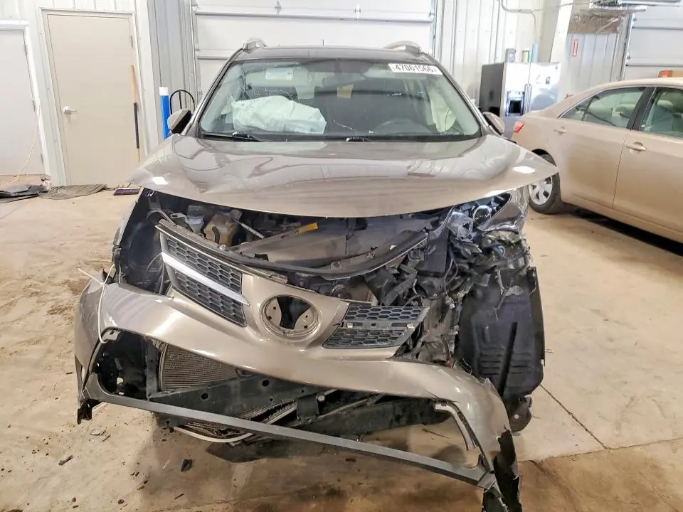 2014 TOYOTA RAV4 XLE  