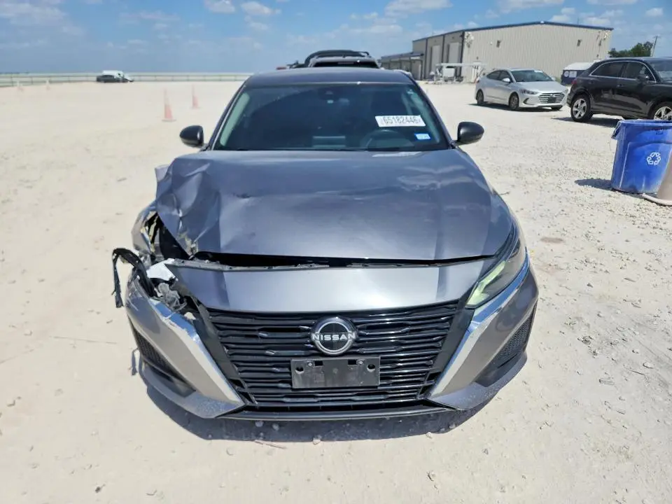 2024 NISSAN ALTIMA SV  