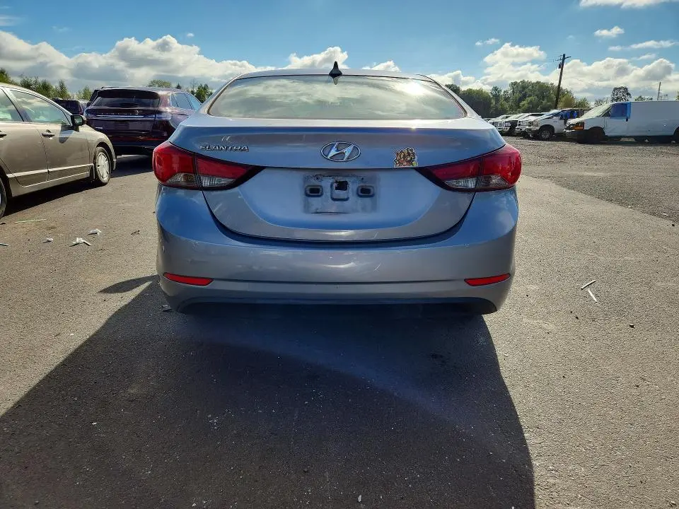 2015 HYUNDAI ELANTRA SE  