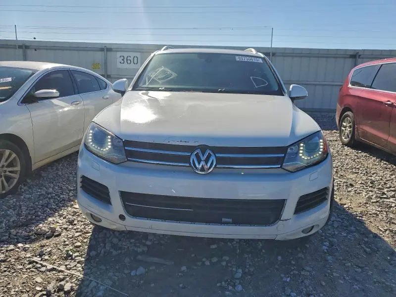 2013 VOLKSWAGEN TOUAREG V6  