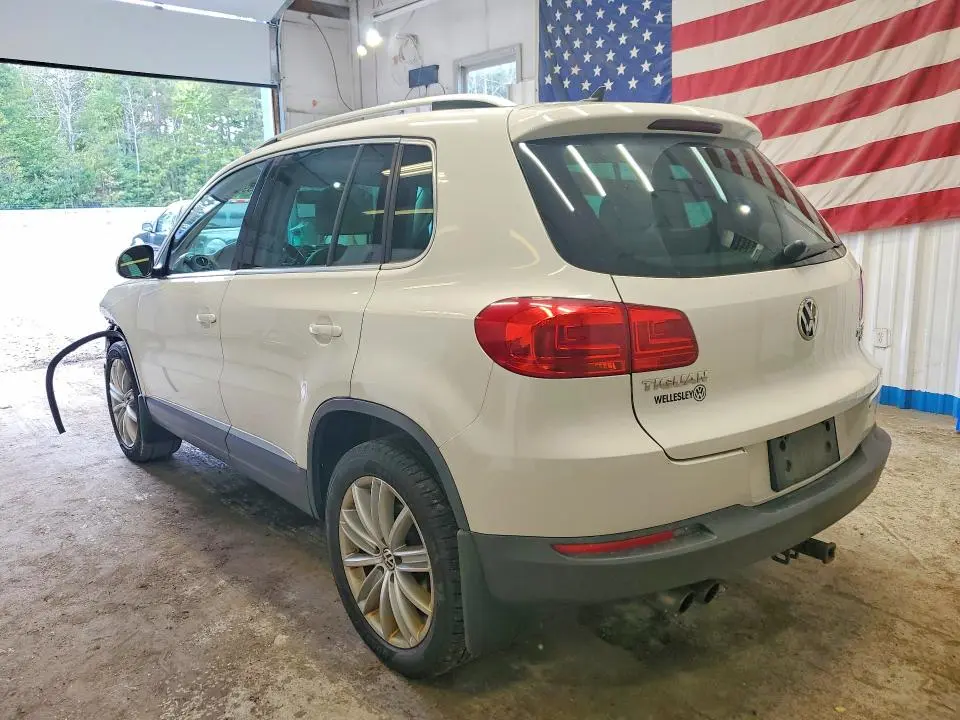 2014 VOLKSWAGEN TIGUAN S  