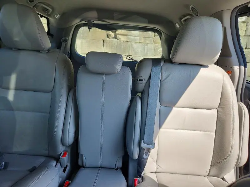 2018 TOYOTA SIENNA XLE 8-PASSENGER  