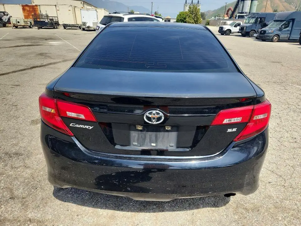 2012 TOYOTA CAMRY SE  