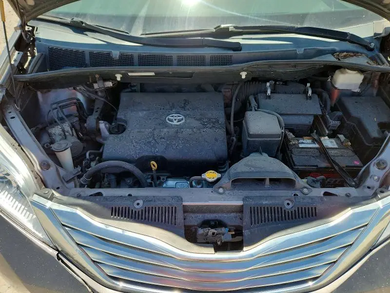 2011 TOYOTA SIENNA LIMITED 7-PASSENGER  