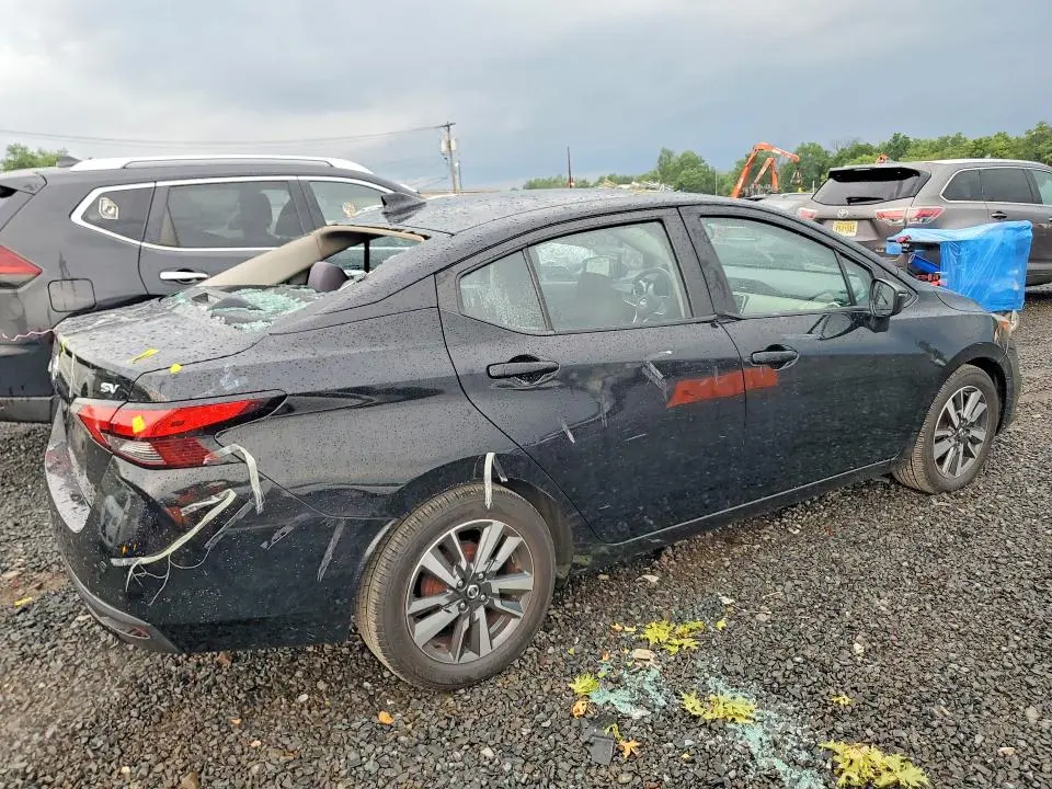 2021 NISSAN VERSA SV  