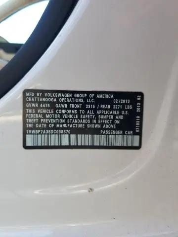 2013 VOLKSWAGEN PASSAT SE  