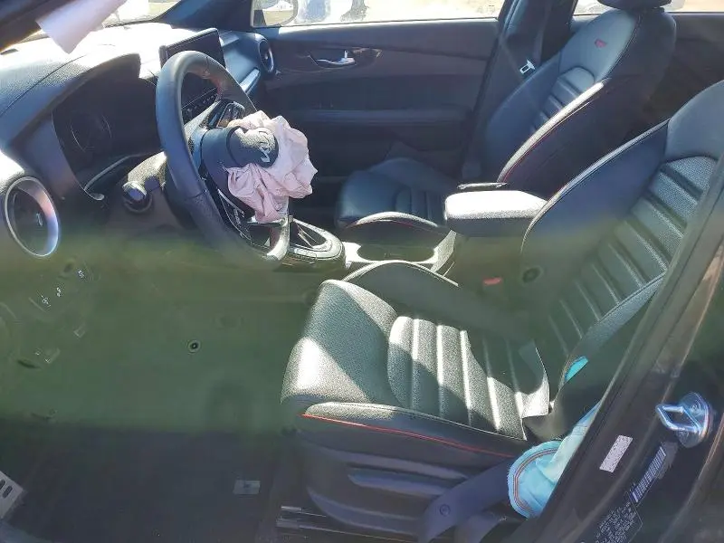 2023 KIA FORTE GT  