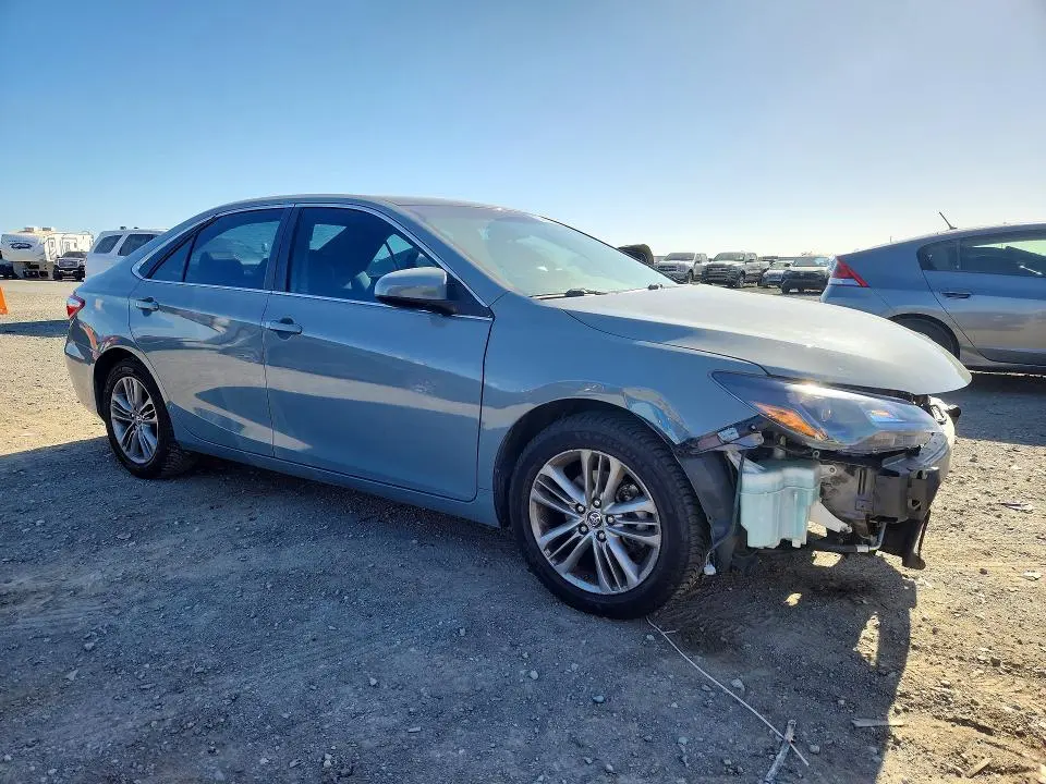 2016 TOYOTA CAMRY SE  