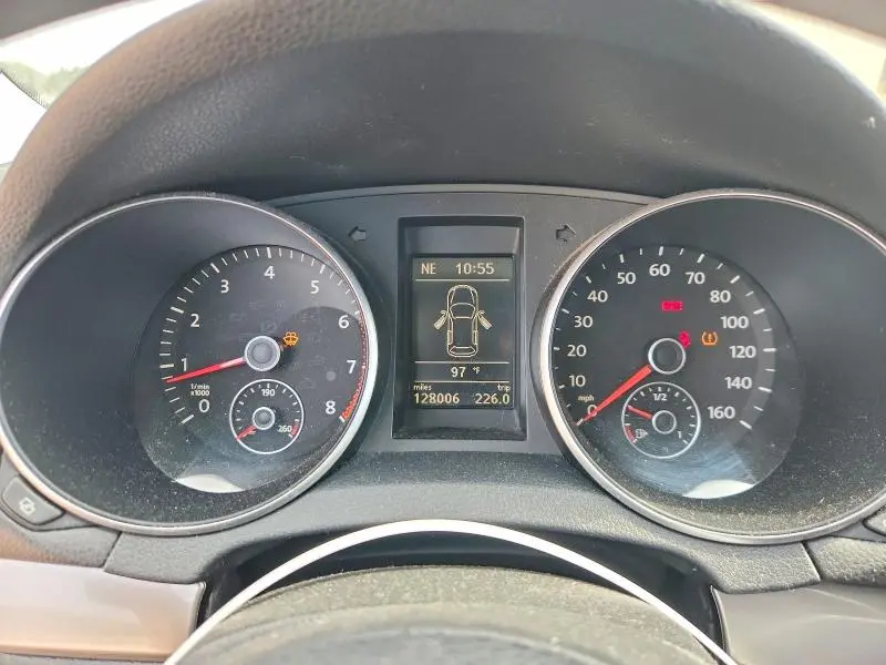 2010 VOLKSWAGEN GOLF   