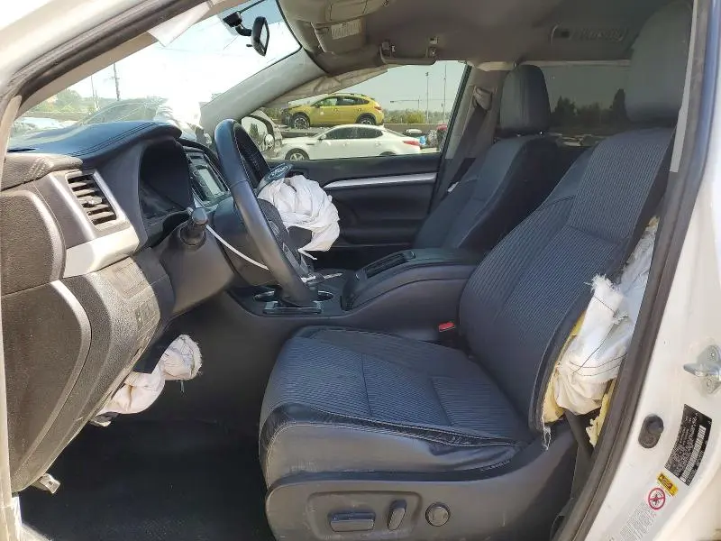 2015 TOYOTA HIGHLANDER LE PLUS  