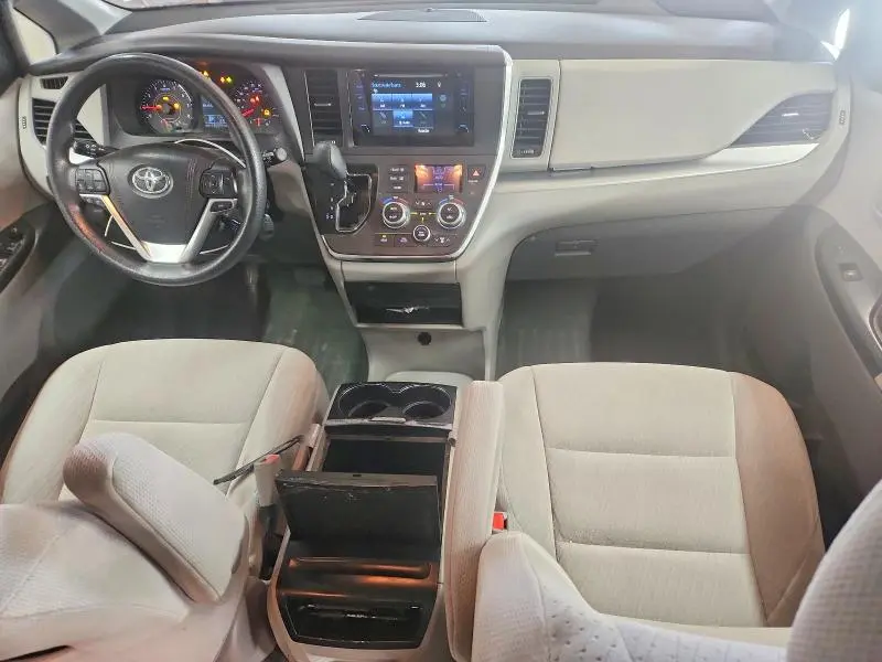 2015 TOYOTA SIENNA LE  