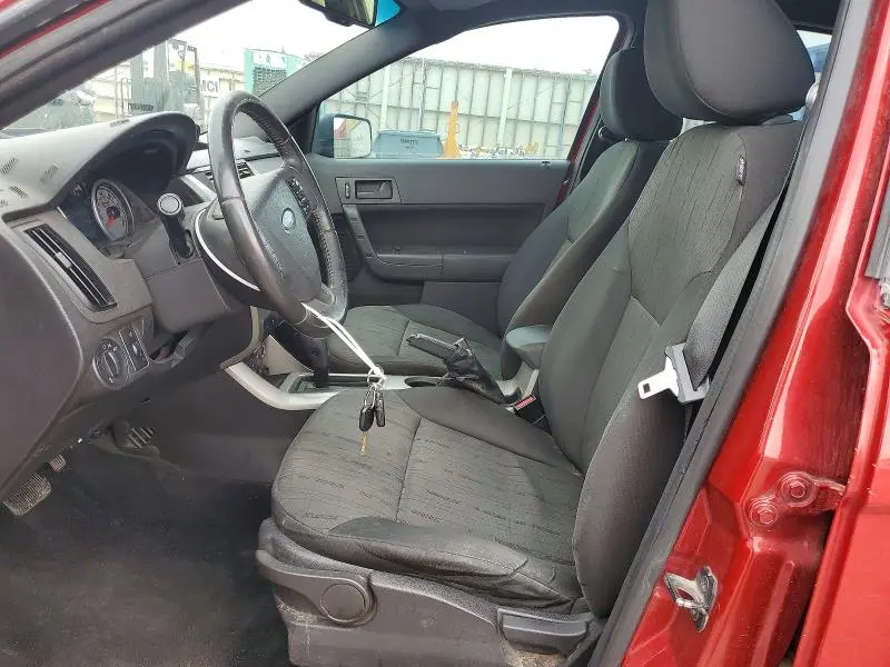 2010 FORD FOCUS SE  