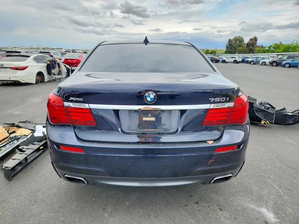 2015 BMW 750 XI  