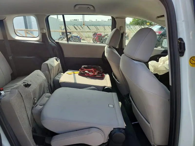 2013 MAZDA 5   