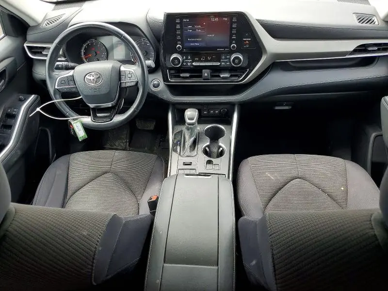 2021 TOYOTA HIGHLANDER LE  