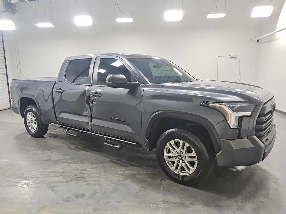 2026 TOYOTA TUNDRA CREWMAX SR5  