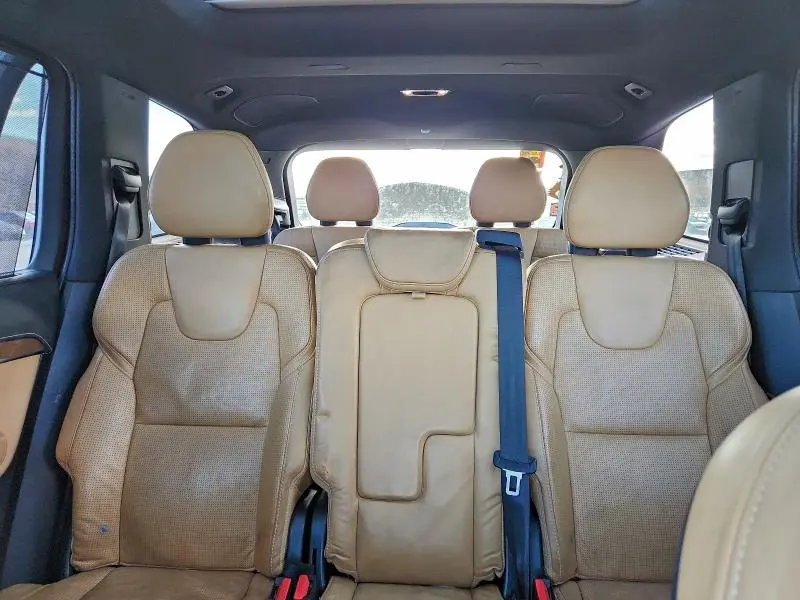 2017 VOLVO XC90 T8  