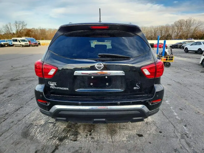 2018 NISSAN PATHFINDER SL  