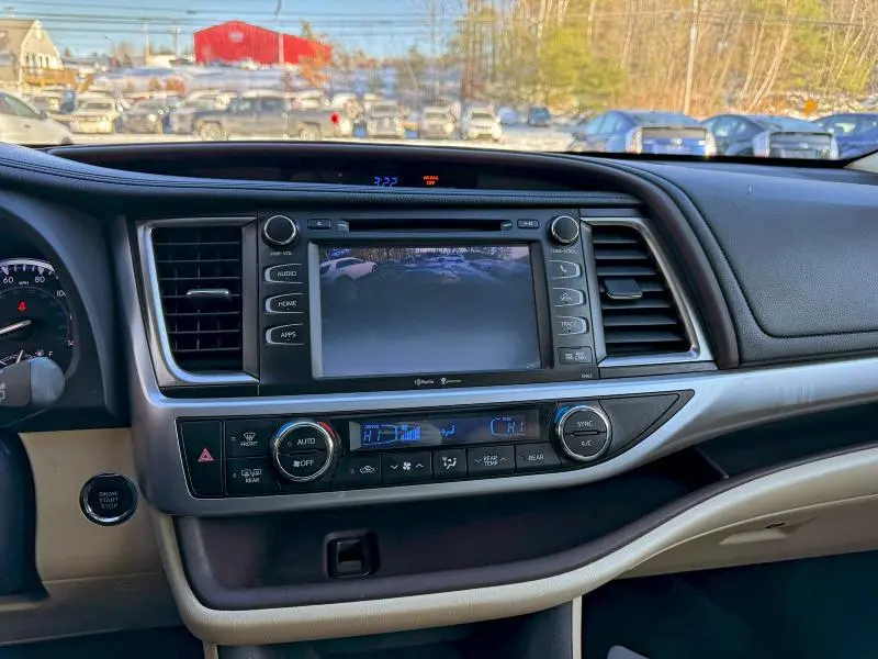 2014 TOYOTA HIGHLANDER XLE  