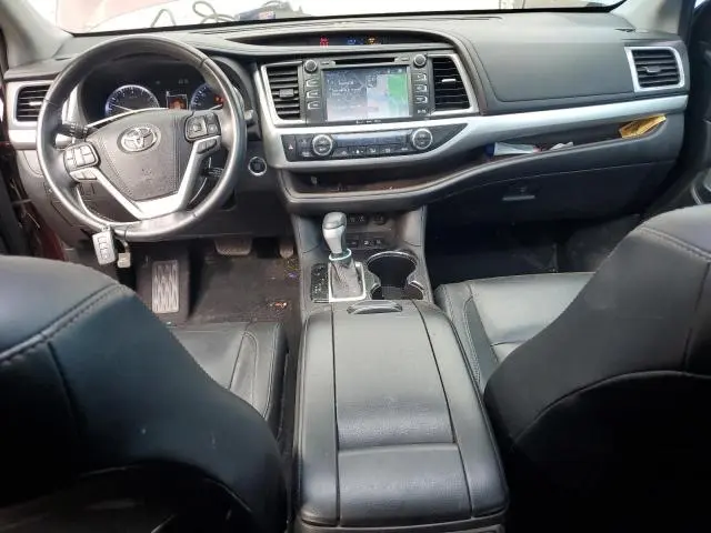 2018 TOYOTA HIGHLANDER SE  