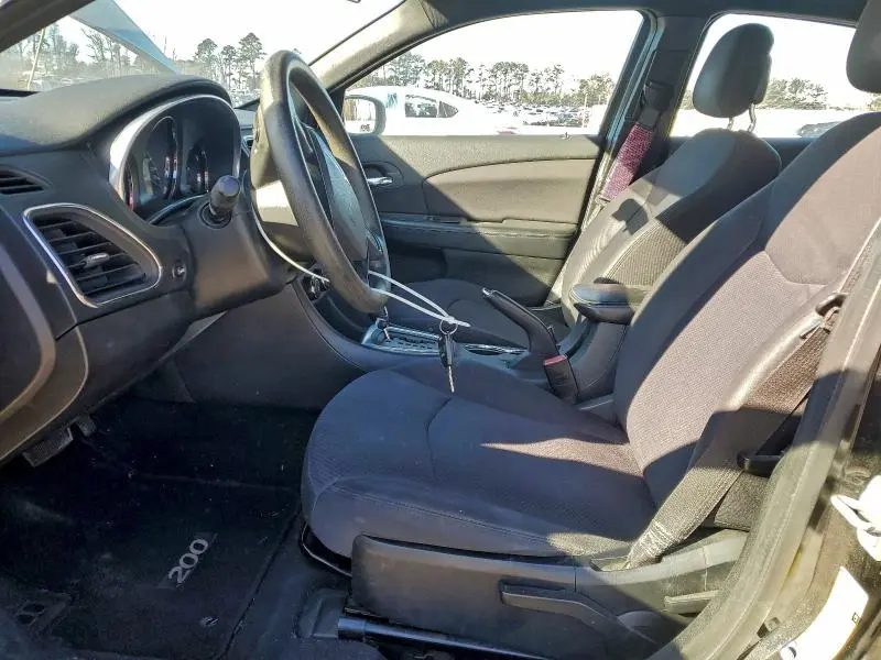 2013 CHRYSLER 200 LX  