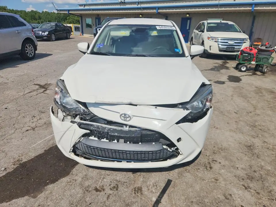 2019 TOYOTA YARIS LE  