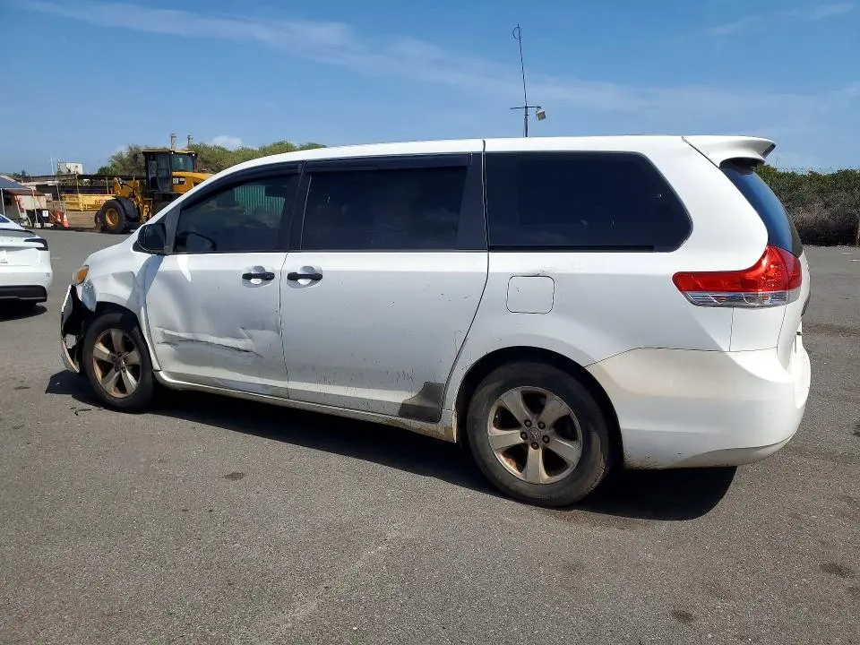 2014 TOYOTA SIENNA   