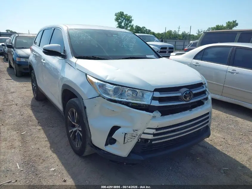 2019 TOYOTA HIGHLANDER LE