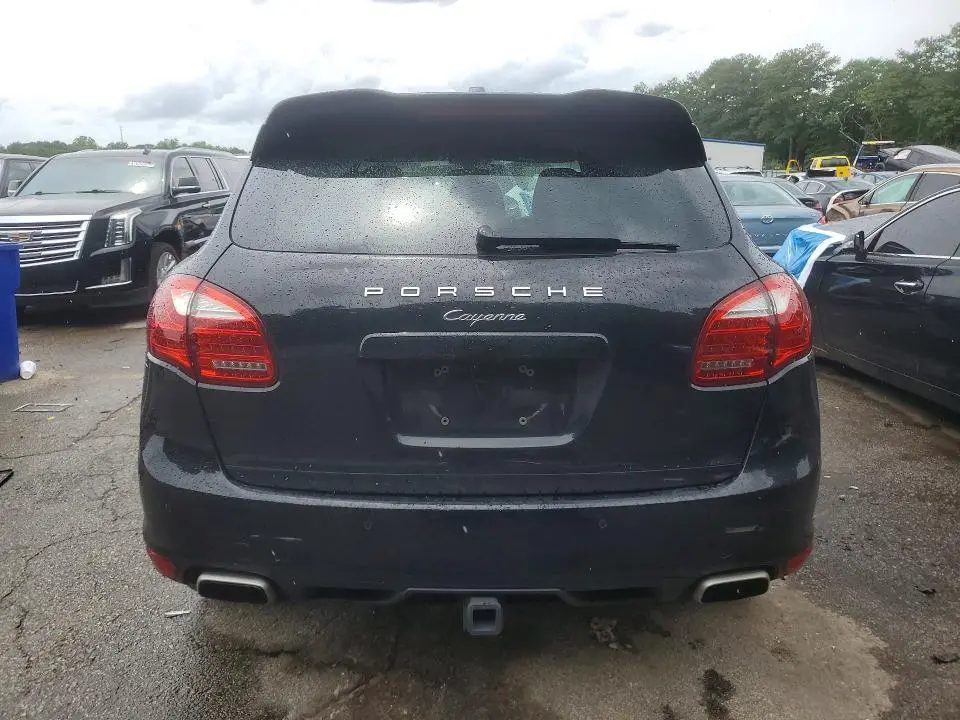 2013 PORSCHE CAYENNE   