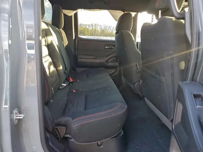 2024 NISSAN FRONTIER S  