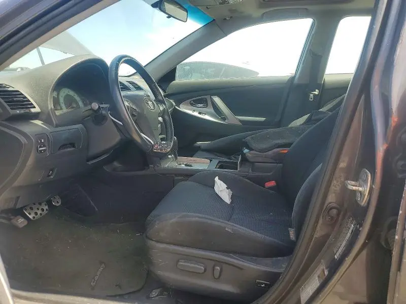 2011 TOYOTA CAMRY SE  
