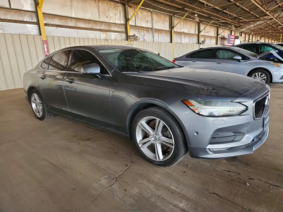 2017 VOLVO S90 T5 MOMENTUM  