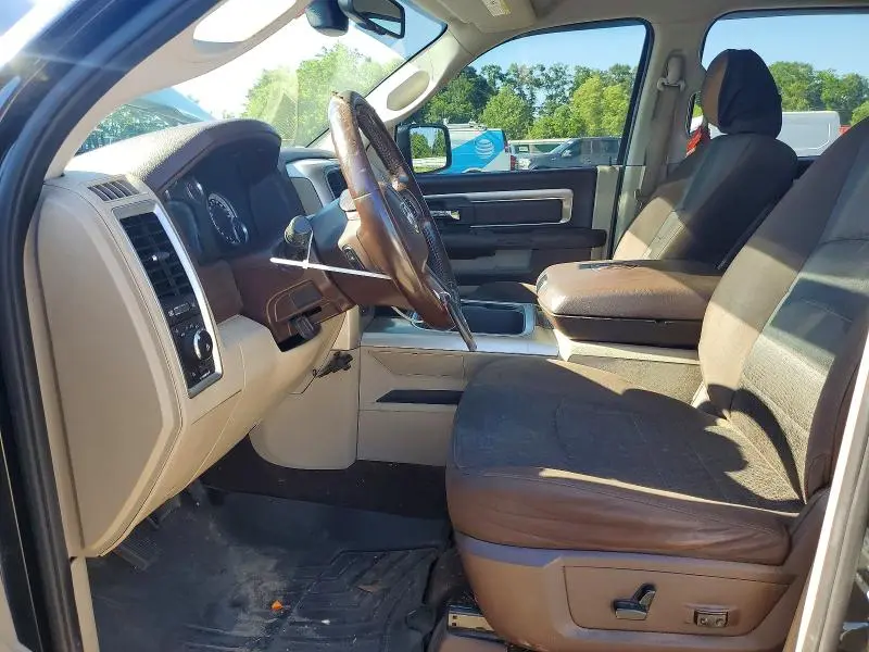 2015 RAM 1500 SLT  