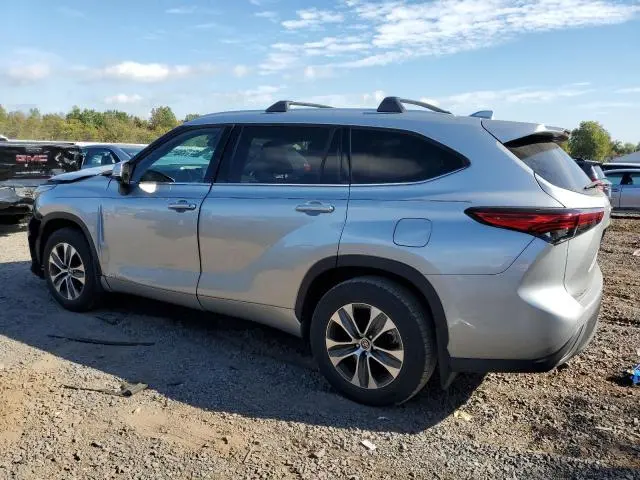 2022 TOYOTA HIGHLANDER HYBRID XLE  